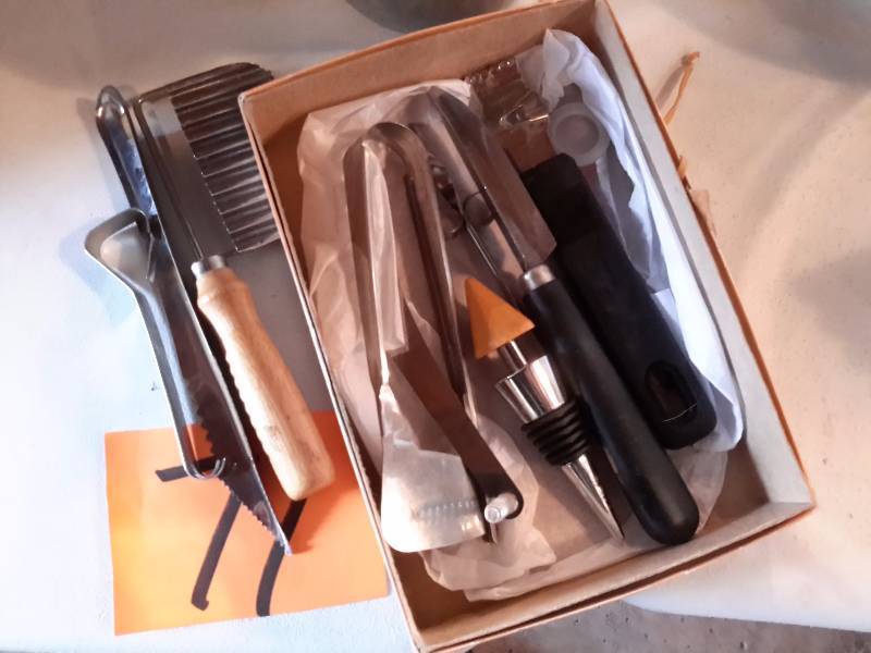 lot 71 image: Misc. Kitchen items as pictured