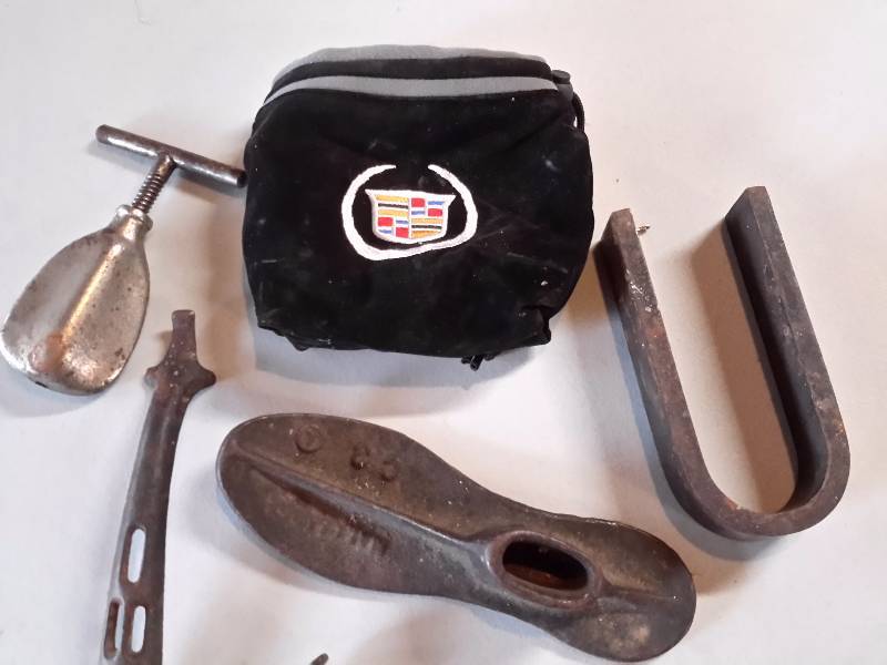 lot 91 image: Misc. Vintage tools..