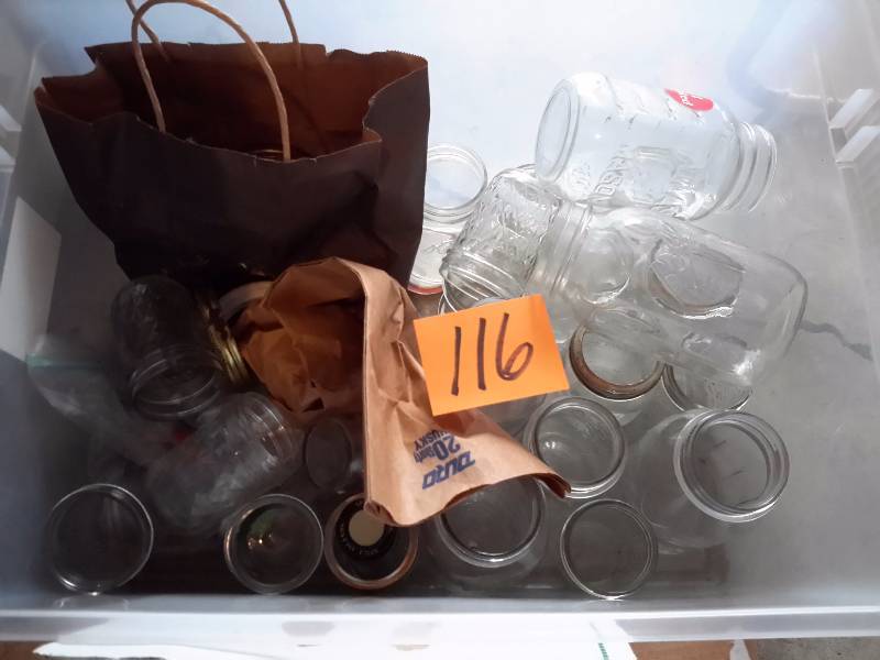 lot 116 image: Lot of pint and smaller canning jars