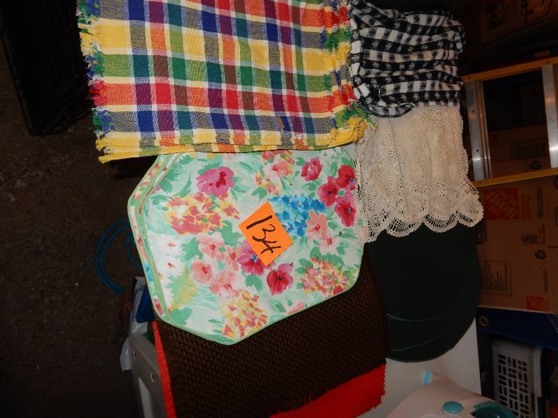 lot 134 image: Misc.. Napkins, Place Mats etc as shown