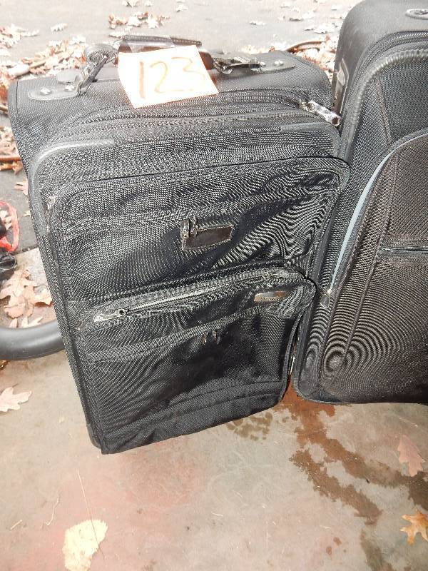 lot 123 image: 2, Mid Size Travel Pro Suit Cases.. Nice shape
