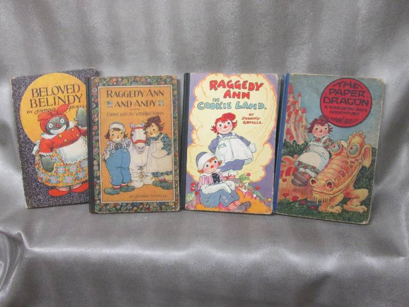 Lot of 4 Vintage Childrens Books i...