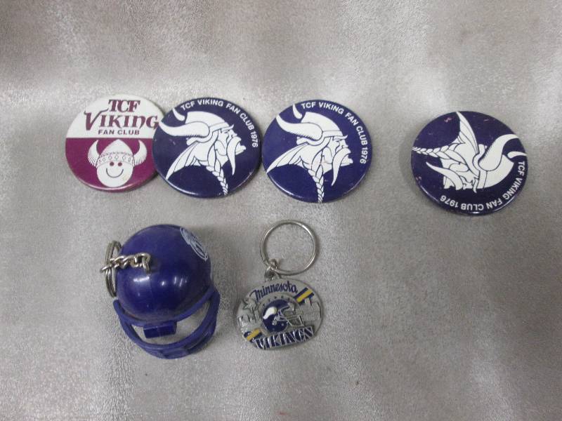 Vikings Collectible Pins & Key Chai...
