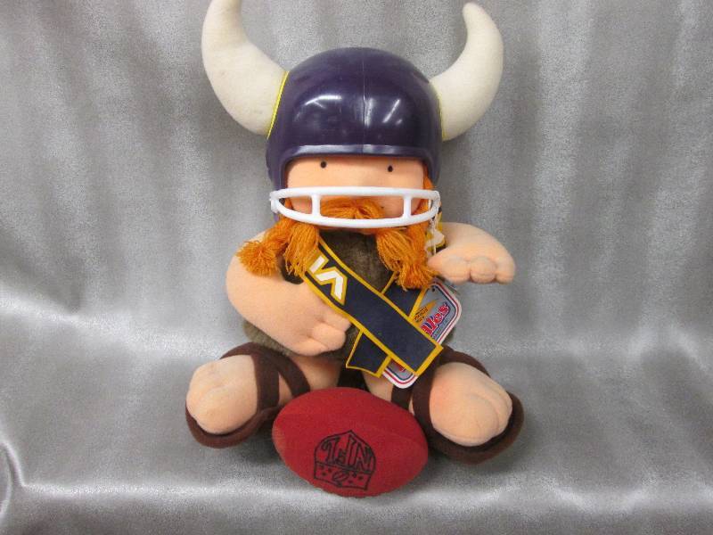 Vikings Huddles Mascot...