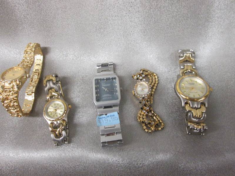 Lot of 5 Assorted Watches  ...