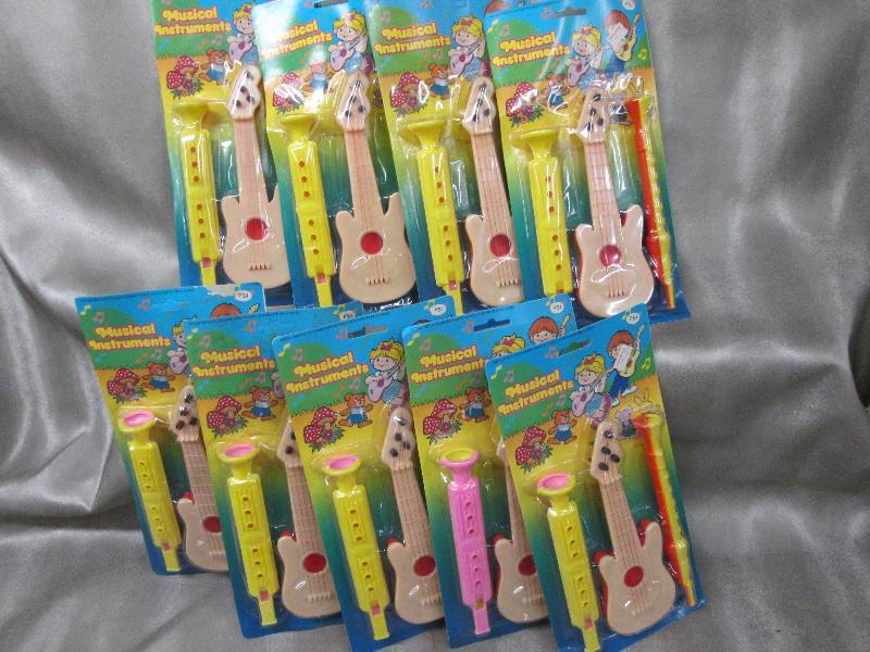 Lot of 9 Kids Toy Musical Instrumen...