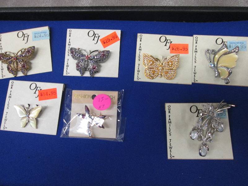 Lot of 7 Assorted Brooch Pins Retai...