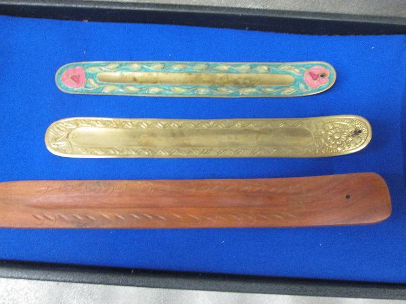Lot of 3 Shoe Horns...