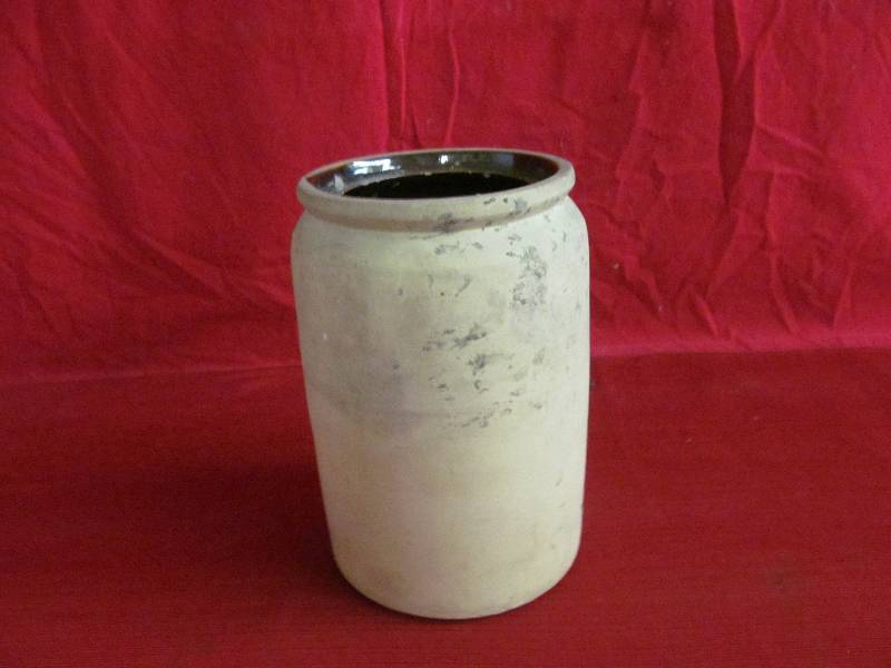 lot 58 image: crock jar