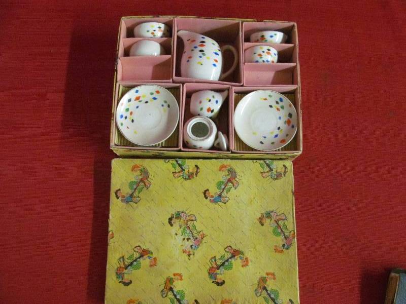 lot 82 image: childrens tea set