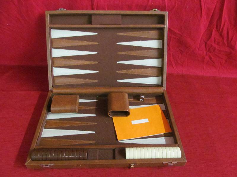 lot 84 image: Backgammon game