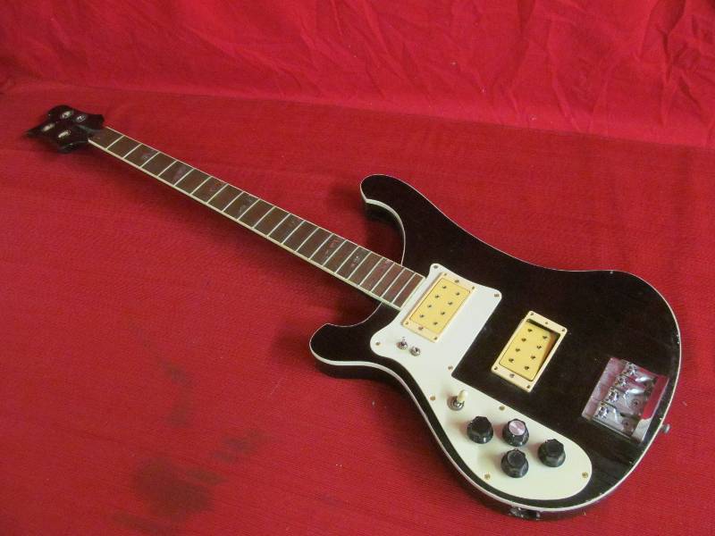 lot 96 image: guitar