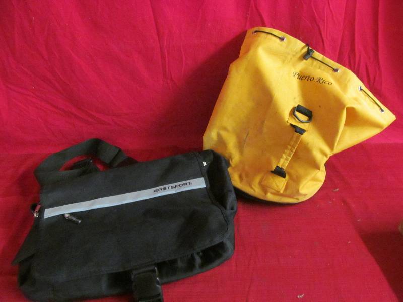 lot 163 image: canvas bags