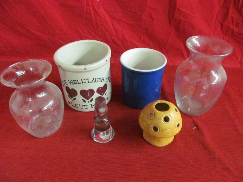 lot 169 image: crocks