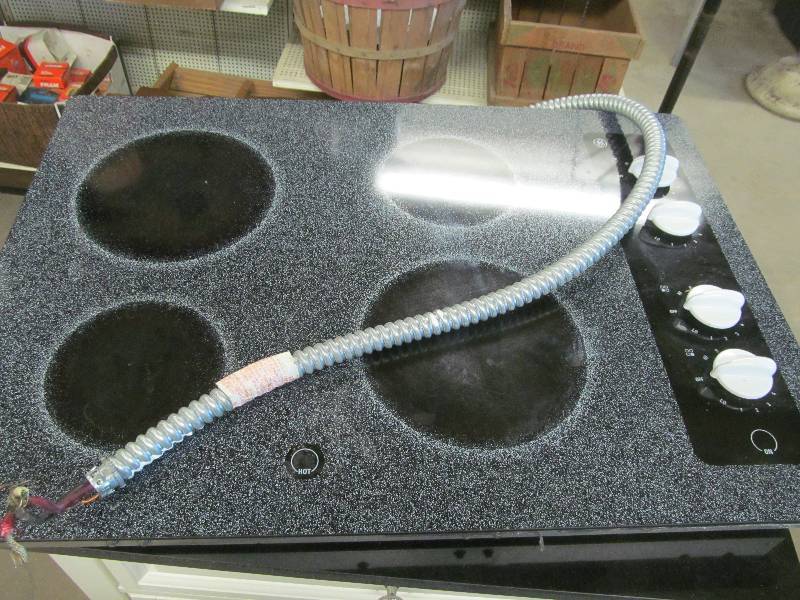 lot 181 image: GE Cook top
