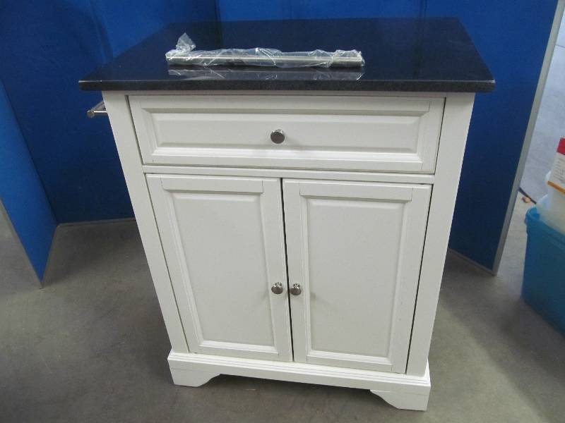 lot 182 image: kitchen cabinet