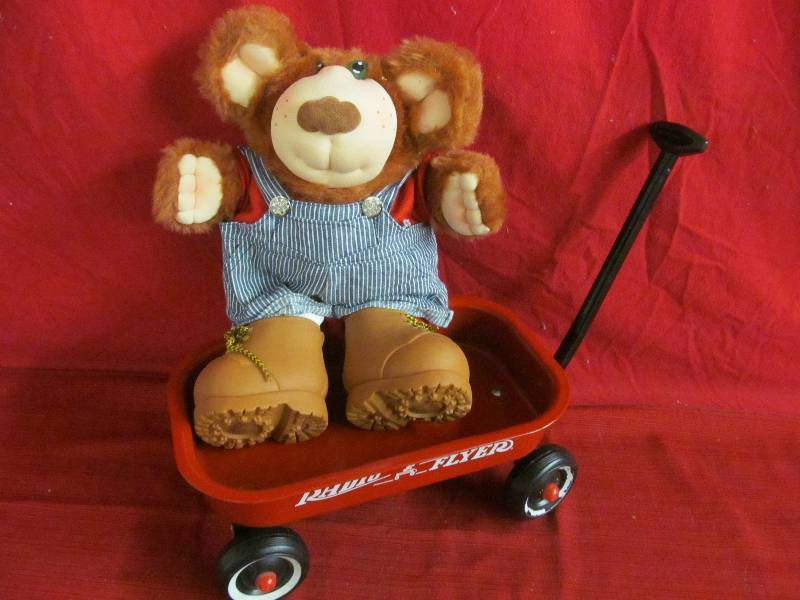 lot 209 image: Radio Flyer Dcor