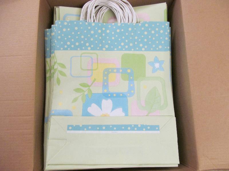lot 214 image: Gift Bags
