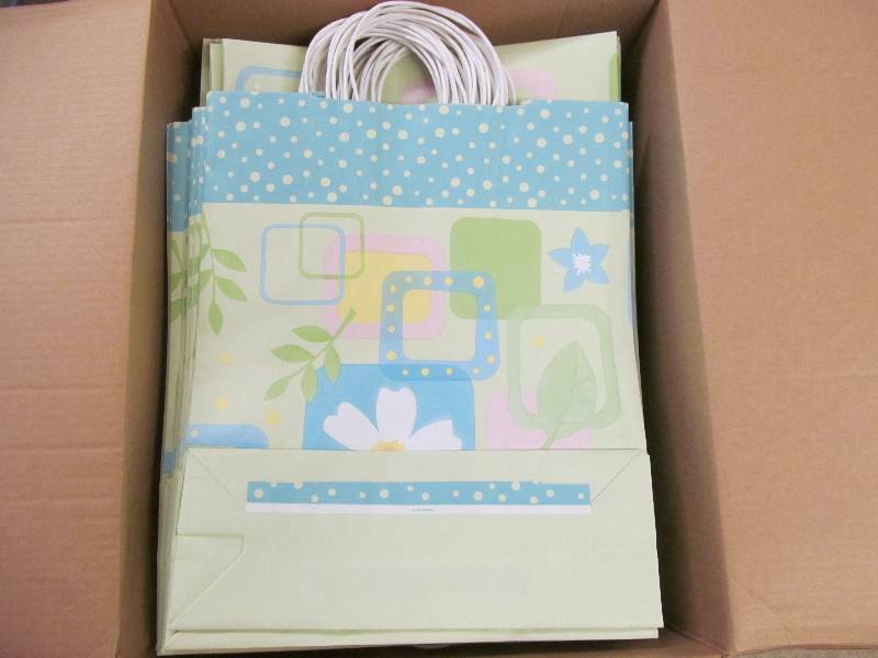 lot 215 image: Gift Bags