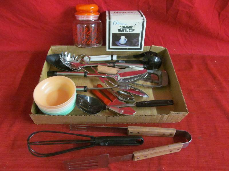 lot 216 image: Kitchen Ware