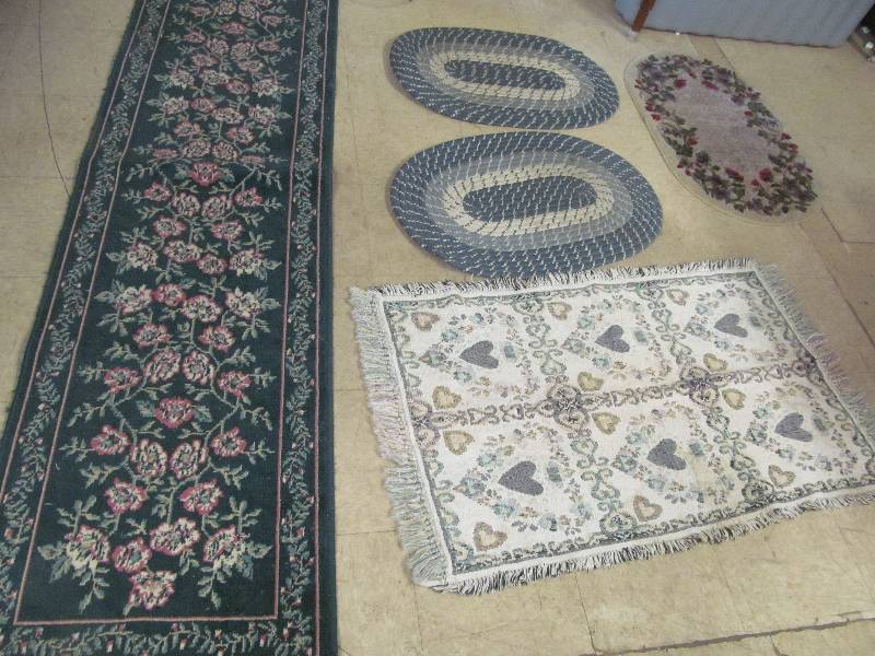 lot 239 image: Rugs