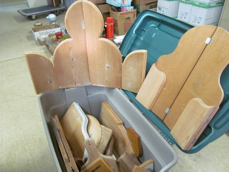 lot 246 image: Wood Dcor