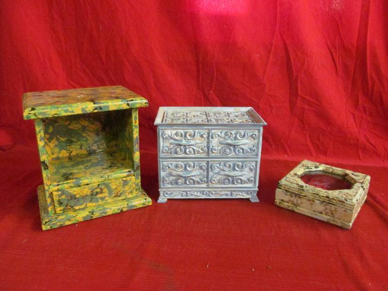lot 252 image: JewelryDresser Boxes