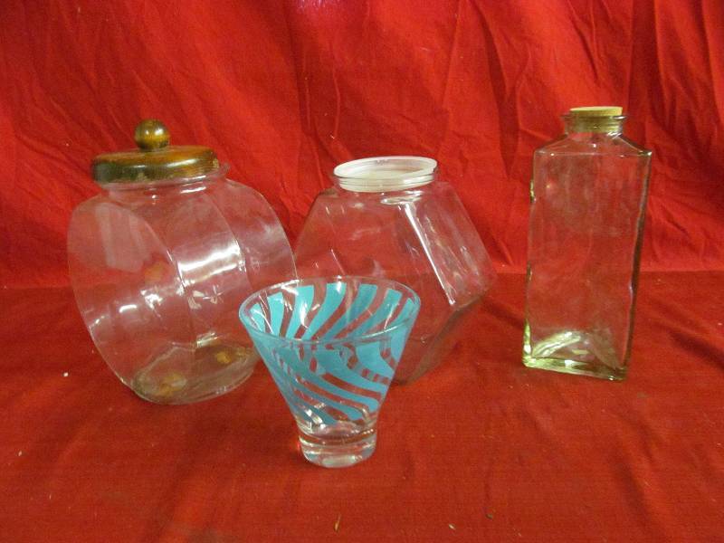 lot 254 image: Cookie Jars