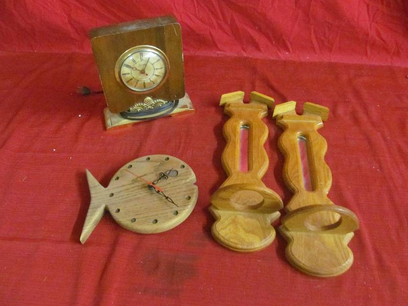 lot 256 image: Clocks
