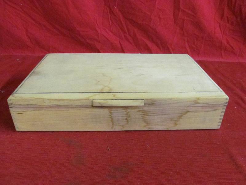 lot 269 image: Flatware Box