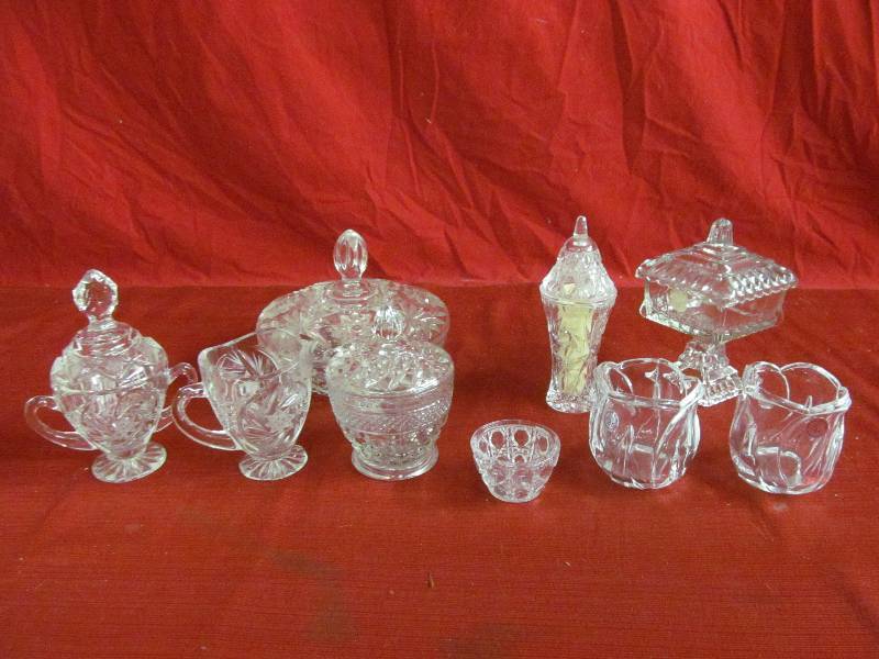 lot 271 image: Glassware
