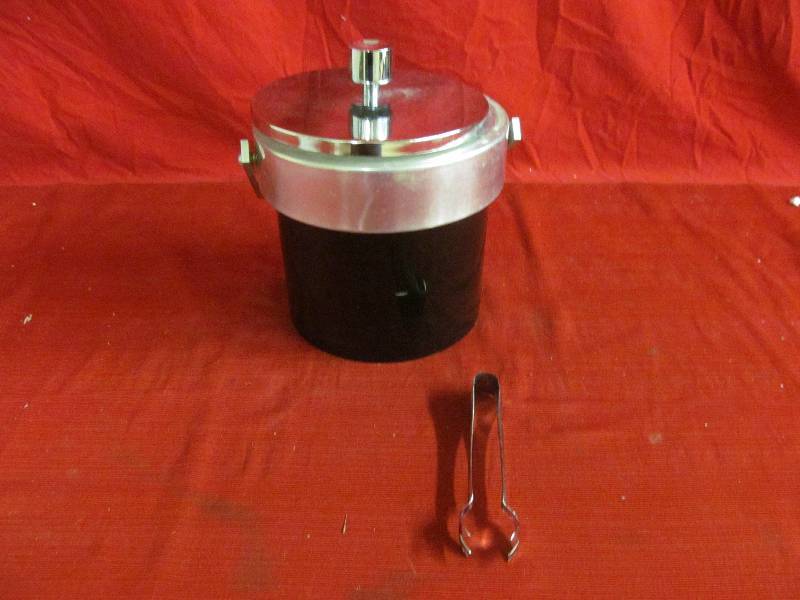 lot 275 image: Vintage Ice Bucket
