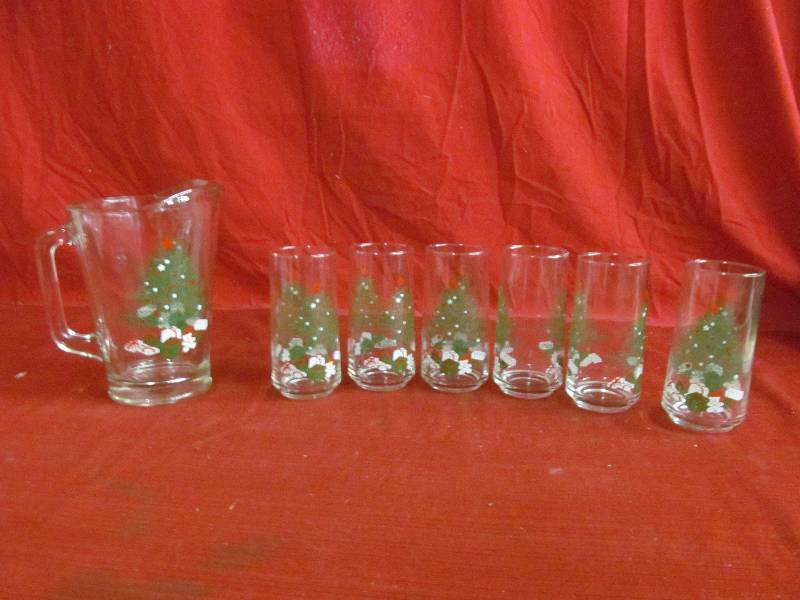 lot 278 image: PitcherGlasses