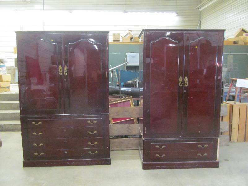 lot 301 image: Armoire