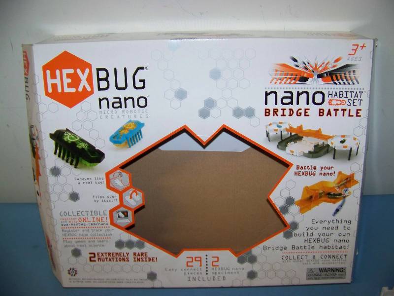 lot 63 image: Hex Bug Nano, Bridge Battle Set and (2) Hex Bugs