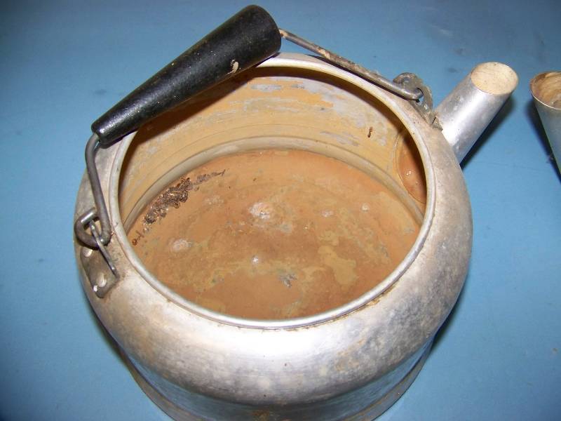 lot 40 image: (2) Vintage  Collectible, Tea Kettles