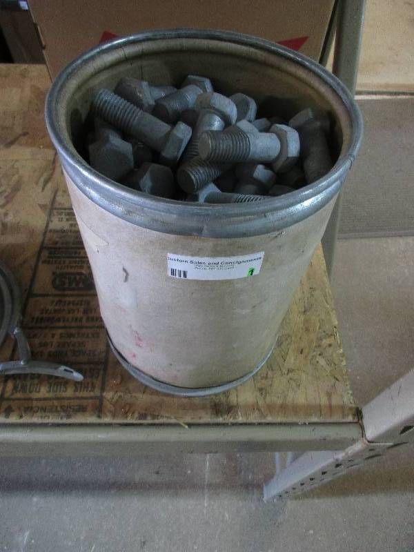 lot 1 image: bucket of 3 x 1.5 bolts