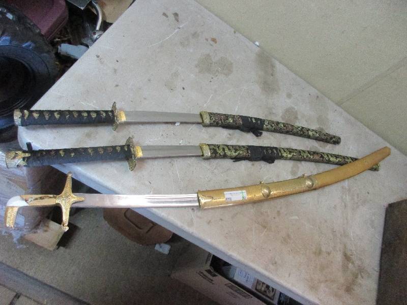 lot 22 image: 3 samurai swords