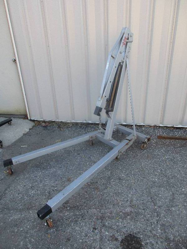 lot 66 image: engine lift