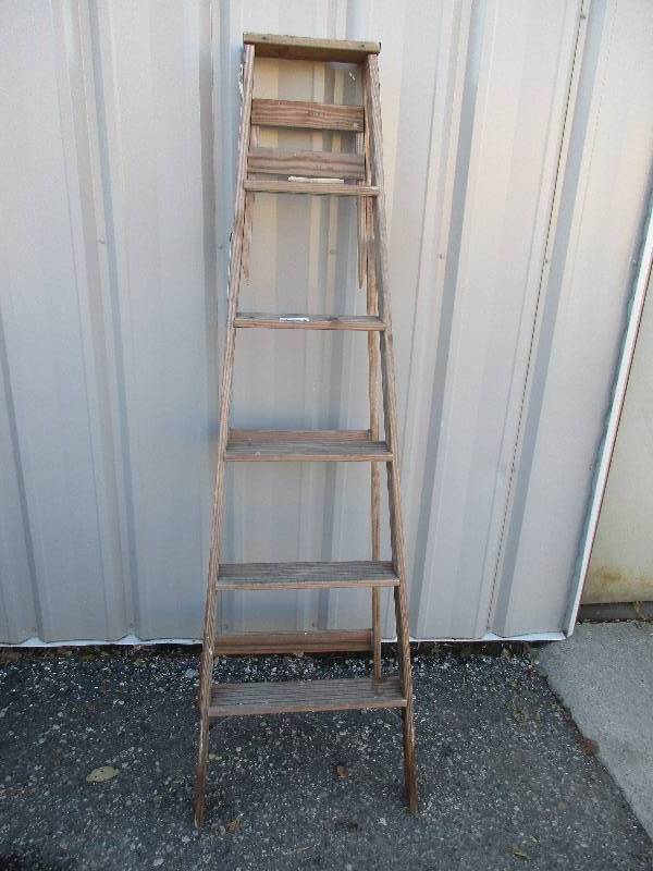lot 68 image: 6 wooden ladder