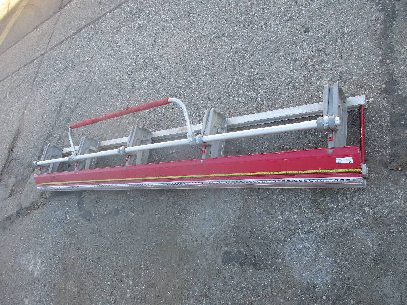 lot 75 image: Aluminum bender