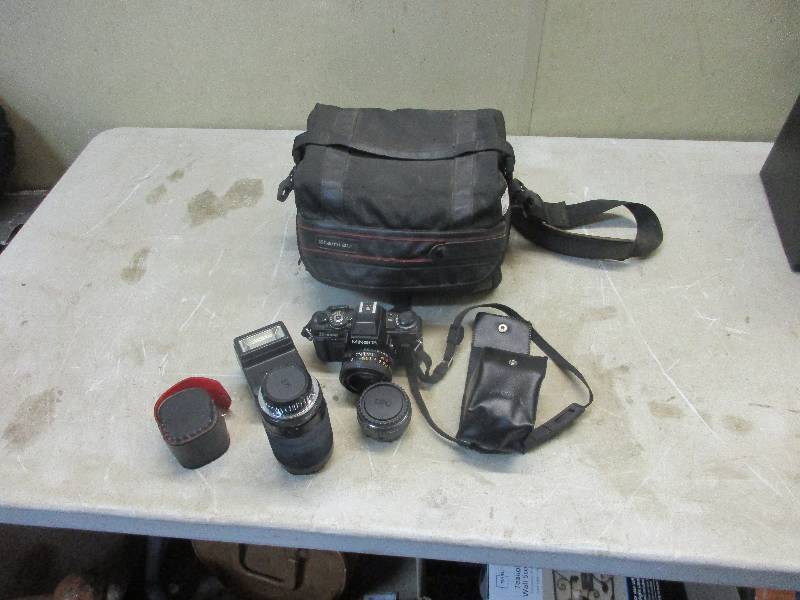 lot 76 image: Minolta camera x-700