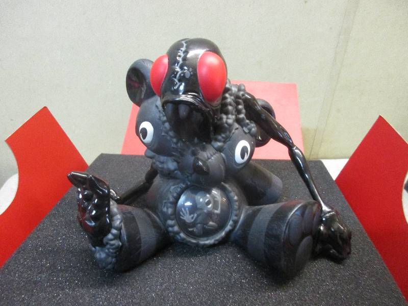 lot 79 image: kid robot collectible numbered 141 of 250