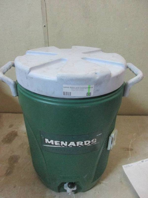 lot 88 image: Rubbermaid drinking water dispenser
