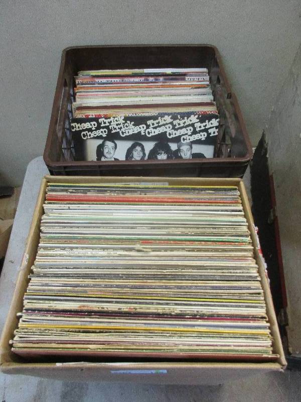lot 125 image: 2 boxes of rock-n-roll records