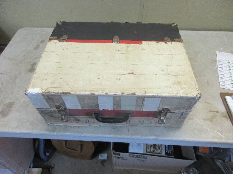 lot 126 image: RCA radio and tv electron tubes