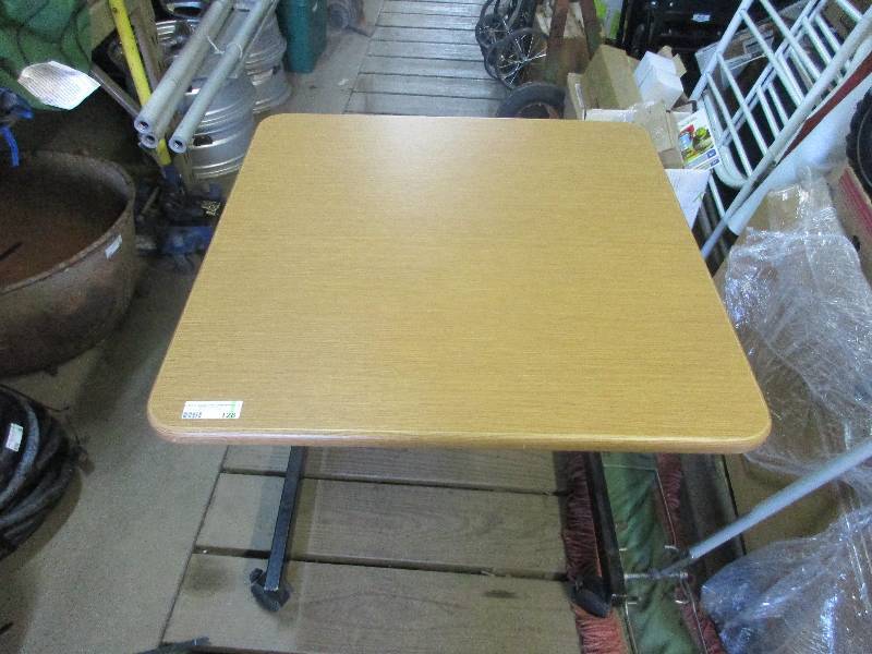 lot 128 image: computer desk on wheels - heavy duty