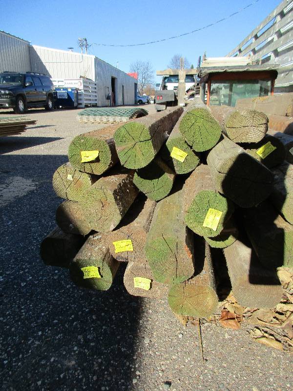 lot 139 image: 8 landscaping timbers about 25 total