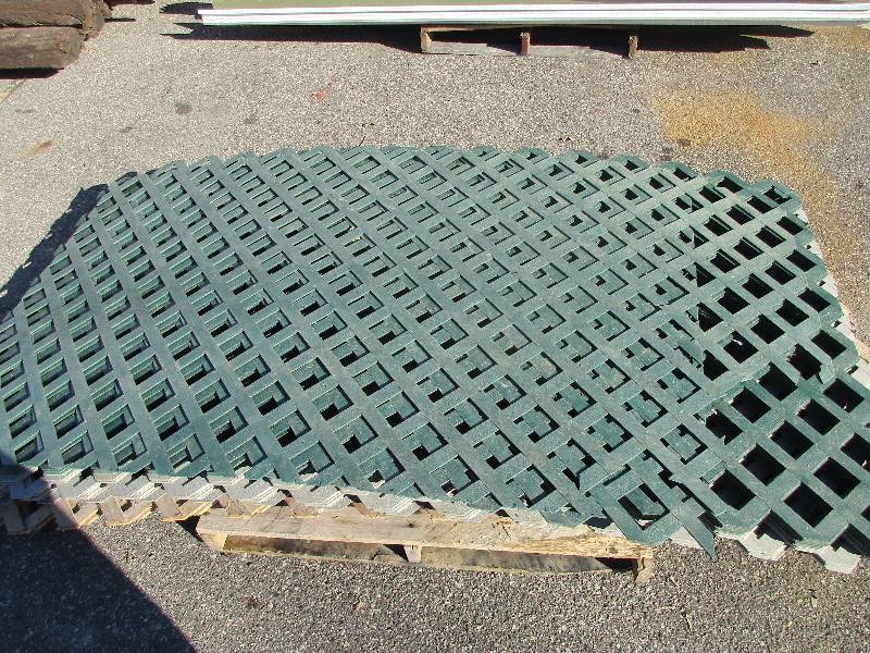 lot 142 image: about 25 - lattice deck panels