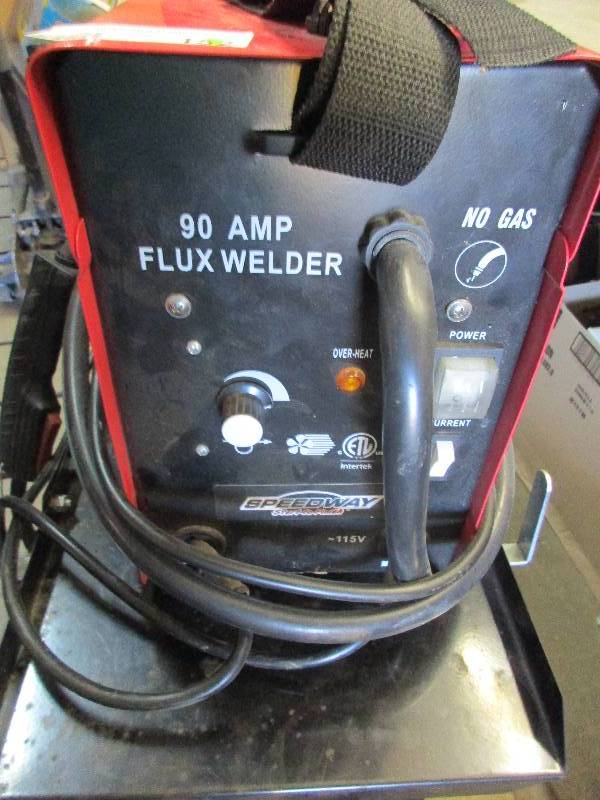 lot 152 image: speedway 110 flux core welder - no gas needed and stand
